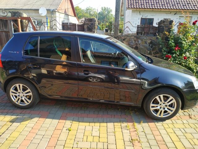 Чорний Фольксваген Гольф, об'ємом двигуна 1.4 л та пробігом 206 тис. км за 5750 $, фото 5 на Automoto.ua