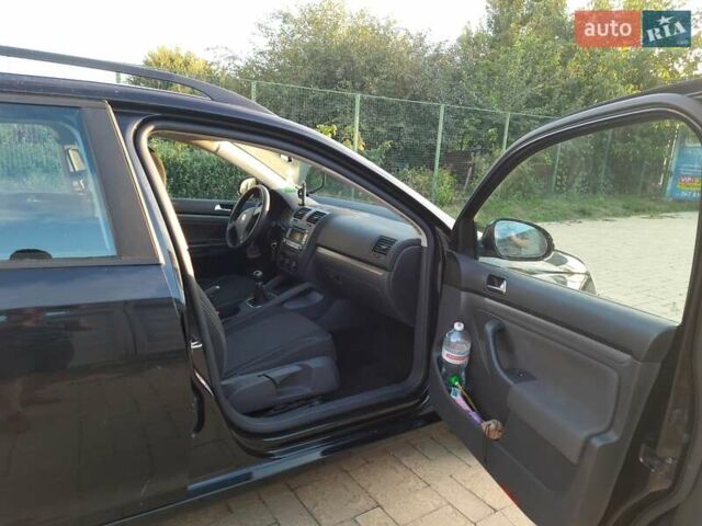 Черный Фольксваген Гольф, объемом двигателя 1.6 л и пробегом 102 тыс. км за 7100 $, фото 12 на Automoto.ua