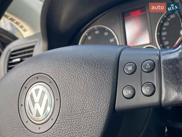 Чорний Фольксваген Гольф, об'ємом двигуна 1.39 л та пробігом 230 тис. км за 6900 $, фото 39 на Automoto.ua