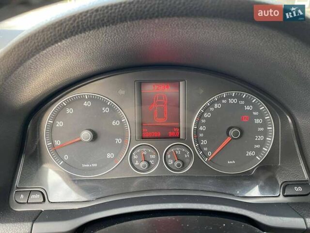 Чорний Фольксваген Гольф, об'ємом двигуна 1.39 л та пробігом 230 тис. км за 6900 $, фото 32 на Automoto.ua