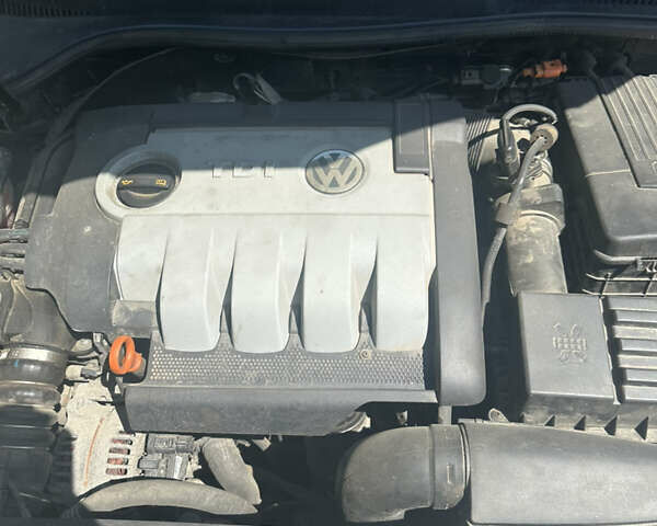 Черный Фольксваген Гольф, объемом двигателя 1.9 л и пробегом 234 тыс. км за 6100 $, фото 19 на Automoto.ua