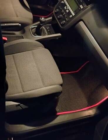 Черный Фольксваген Гольф, объемом двигателя 1.39 л и пробегом 241 тыс. км за 5300 $, фото 13 на Automoto.ua