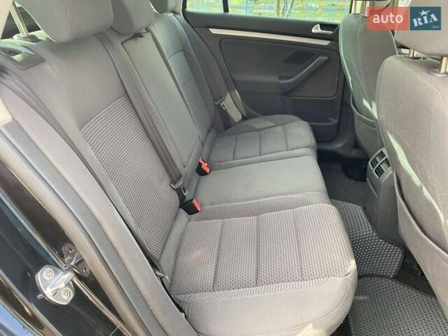 Чорний Фольксваген Гольф, об'ємом двигуна 1.39 л та пробігом 230 тис. км за 6900 $, фото 24 на Automoto.ua