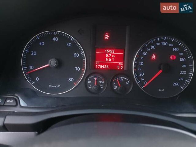 Черный Фольксваген Гольф, объемом двигателя 1.6 л и пробегом 181 тыс. км за 5550 $, фото 26 на Automoto.ua