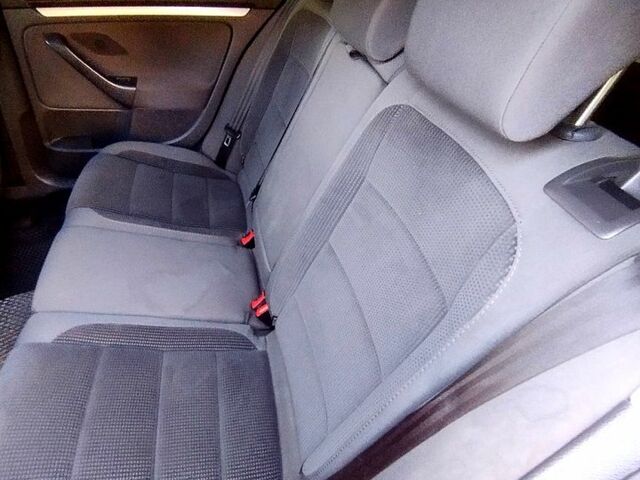 Черный Фольксваген Гольф, объемом двигателя 1.4 л и пробегом 265 тыс. км за 4800 $, фото 5 на Automoto.ua