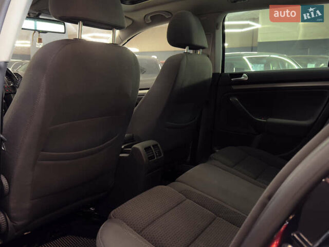 Черный Фольксваген Гольф, объемом двигателя 1.39 л и пробегом 230 тыс. км за 7299 $, фото 18 на Automoto.ua