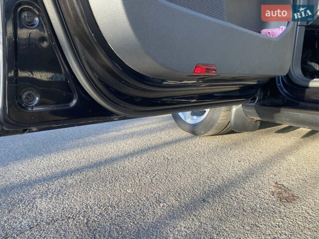 Черный Фольксваген Гольф, объемом двигателя 1.4 л и пробегом 265 тыс. км за 6200 $, фото 17 на Automoto.ua