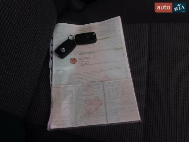 Черный Фольксваген Гольф, объемом двигателя 1.6 л и пробегом 181 тыс. км за 5550 $, фото 39 на Automoto.ua