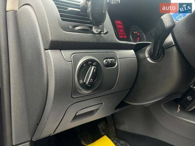 Чорний Фольксваген Гольф, об'ємом двигуна 1.9 л та пробігом 234 тис. км за 6100 $, фото 16 на Automoto.ua