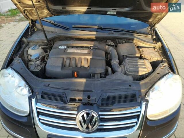 Черный Фольксваген Гольф, объемом двигателя 1.6 л и пробегом 102 тыс. км за 7100 $, фото 5 на Automoto.ua