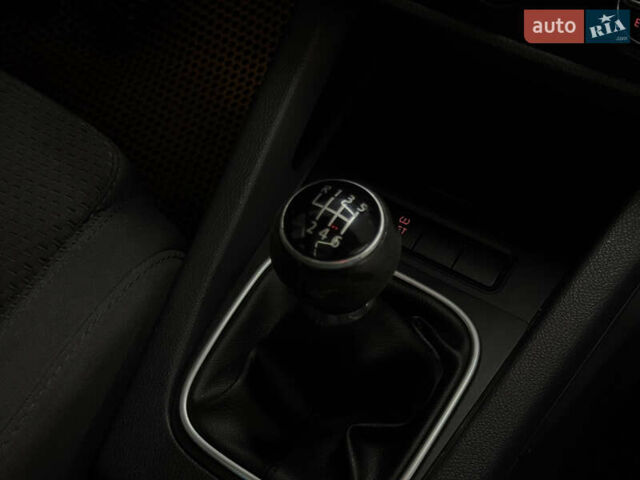 Черный Фольксваген Гольф, объемом двигателя 1.39 л и пробегом 230 тыс. км за 7299 $, фото 28 на Automoto.ua