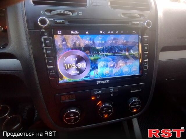 Черный Фольксваген Гольф, объемом двигателя 1.4 л и пробегом 265 тыс. км за 4800 $, фото 8 на Automoto.ua