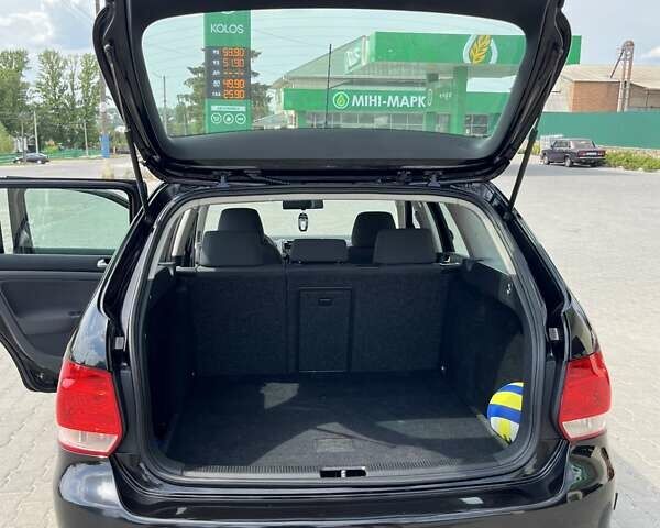 Черный Фольксваген Гольф, объемом двигателя 1.6 л и пробегом 226 тыс. км за 6700 $, фото 12 на Automoto.ua