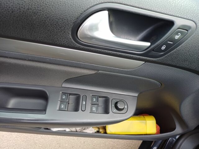 Чорний Фольксваген Гольф, об'ємом двигуна 1.4 л та пробігом 222 тис. км за 6350 $, фото 13 на Automoto.ua