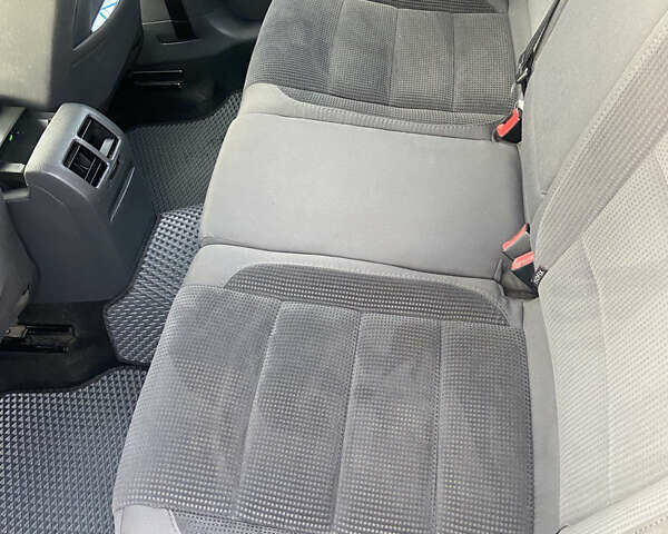 Черный Фольксваген Гольф, объемом двигателя 1.39 л и пробегом 301 тыс. км за 5800 $, фото 4 на Automoto.ua