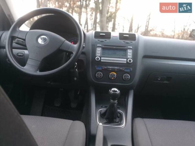 Черный Фольксваген Гольф, объемом двигателя 1.6 л и пробегом 181 тыс. км за 5550 $, фото 36 на Automoto.ua