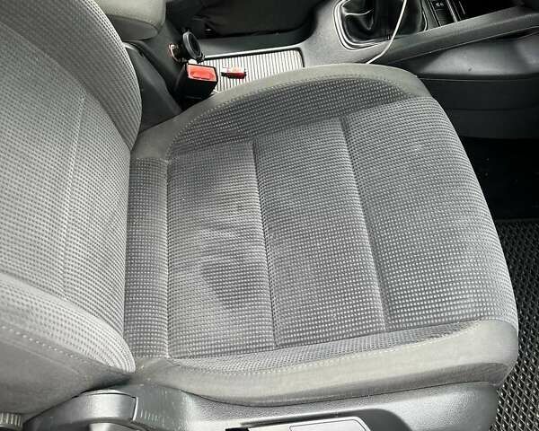 Чорний Фольксваген Гольф, об'ємом двигуна 1.6 л та пробігом 237 тис. км за 6800 $, фото 15 на Automoto.ua