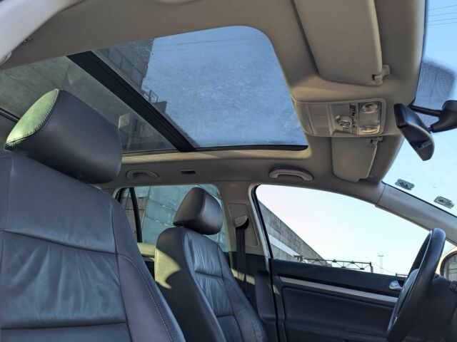 Черный Фольксваген Гольф, объемом двигателя 2 л и пробегом 251 тыс. км за 2999 $, фото 21 на Automoto.ua