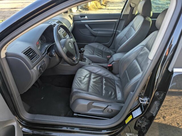 Черный Фольксваген Гольф, объемом двигателя 2 л и пробегом 251 тыс. км за 2999 $, фото 16 на Automoto.ua