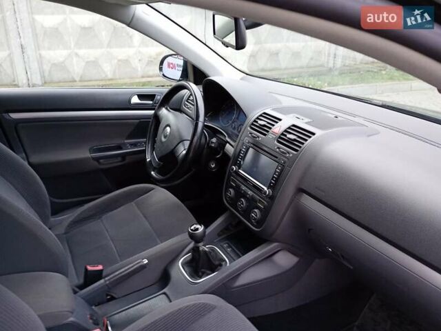 Черный Фольксваген Гольф, объемом двигателя 1.39 л и пробегом 173 тыс. км за 5999 $, фото 13 на Automoto.ua