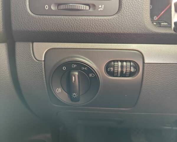 Чорний Фольксваген Гольф, об'ємом двигуна 1.4 л та пробігом 272 тис. км за 5999 $, фото 6 на Automoto.ua