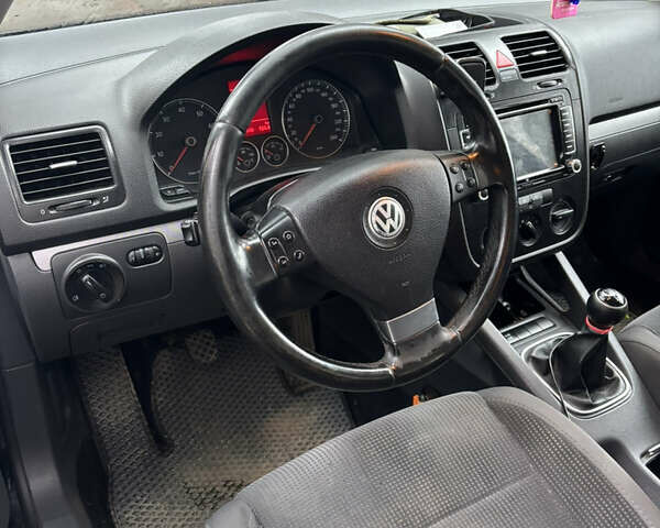 Черный Фольксваген Гольф, объемом двигателя 1.39 л и пробегом 301 тыс. км за 5800 $, фото 11 на Automoto.ua