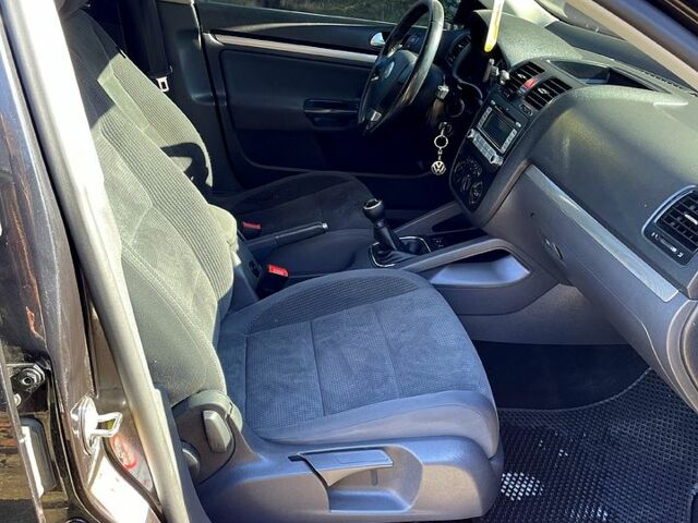 Черный Фольксваген Гольф, объемом двигателя 1.4 л и пробегом 0 тыс. км за 5400 $, фото 5 на Automoto.ua