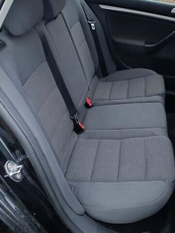 Черный Фольксваген Гольф, объемом двигателя 1.4 л и пробегом 267 тыс. км за 6300 $, фото 30 на Automoto.ua