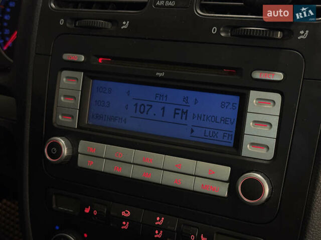 Черный Фольксваген Гольф, объемом двигателя 1.39 л и пробегом 230 тыс. км за 7299 $, фото 27 на Automoto.ua