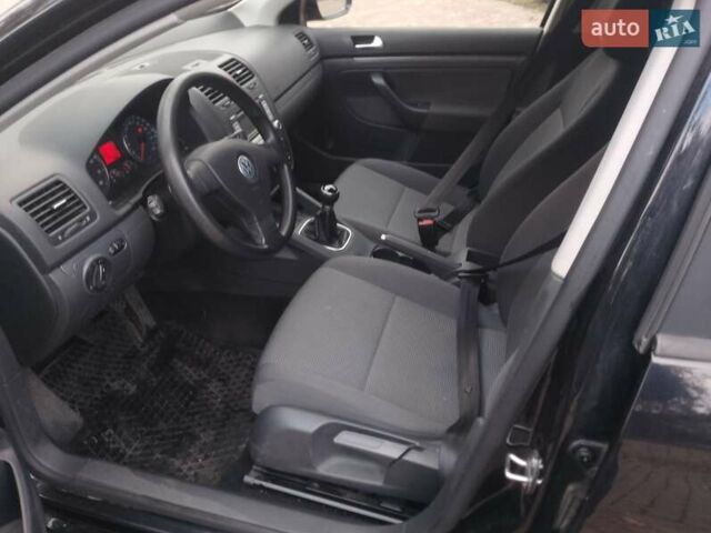 Черный Фольксваген Гольф, объемом двигателя 1.6 л и пробегом 181 тыс. км за 5550 $, фото 27 на Automoto.ua