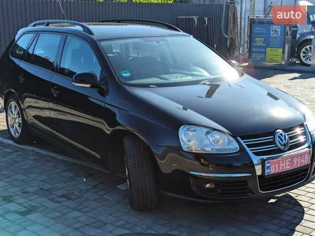 Черный Фольксваген Гольф, объемом двигателя 1.6 л и пробегом 246 тыс. км за 5800 $, фото 1 на Automoto.ua