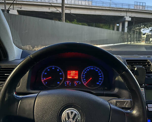 Черный Фольксваген Гольф, объемом двигателя 1.39 л и пробегом 196 тыс. км за 6700 $, фото 8 на Automoto.ua