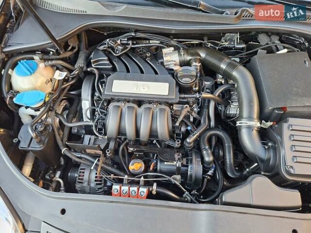 Черный Фольксваген Гольф, объемом двигателя 1.6 л и пробегом 211 тыс. км за 5750 $, фото 8 на Automoto.ua