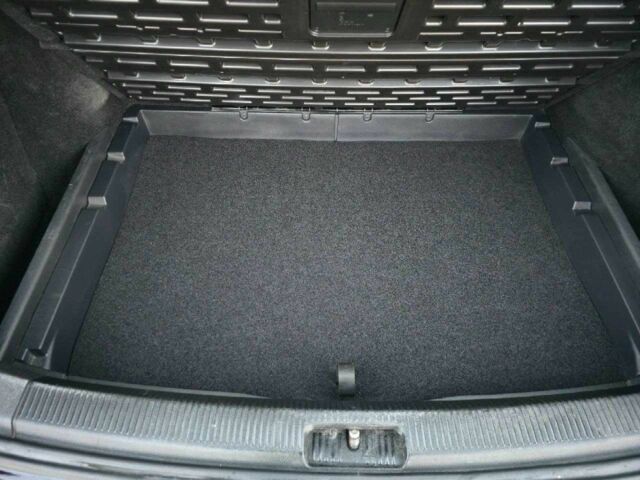 Черный Фольксваген Гольф, объемом двигателя 1.6 л и пробегом 212 тыс. км за 5800 $, фото 13 на Automoto.ua