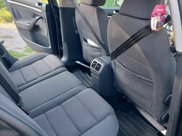 Черный Фольксваген Гольф, объемом двигателя 1.4 л и пробегом 211 тыс. км за 5970 $, фото 3 на Automoto.ua