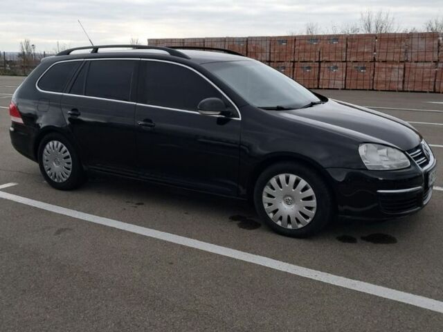 Черный Фольксваген Гольф, объемом двигателя 1.4 л и пробегом 210 тыс. км за 5200 $, фото 2 на Automoto.ua