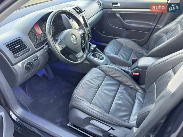 Чорний Фольксваген Гольф, об'ємом двигуна 1.4 л та пробігом 190 тис. км за 7950 $, фото 14 на Automoto.ua