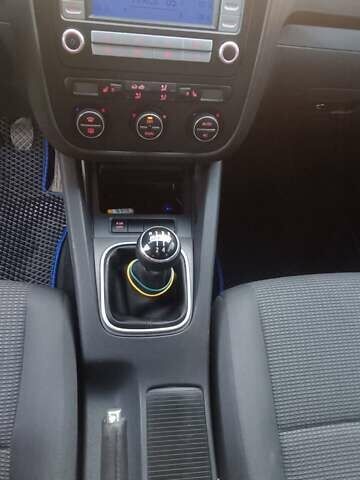 Черный Фольксваген Гольф, объемом двигателя 1.9 л и пробегом 339 тыс. км за 6000 $, фото 12 на Automoto.ua