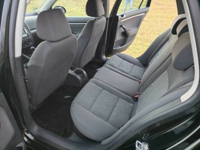 Черный Фольксваген Гольф, объемом двигателя 1.6 л и пробегом 212 тыс. км за 5800 $, фото 20 на Automoto.ua