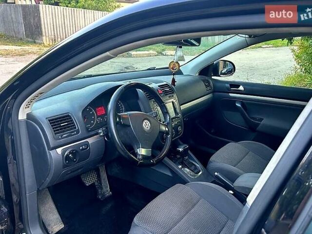 Черный Фольксваген Гольф, объемом двигателя 1.4 л и пробегом 250 тыс. км за 6550 $, фото 9 на Automoto.ua
