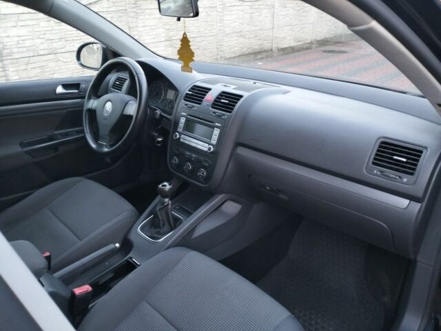 Черный Фольксваген Гольф, объемом двигателя 0 л и пробегом 230 тыс. км за 5800 $, фото 5 на Automoto.ua