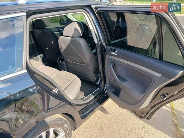 Черный Фольксваген Гольф, объемом двигателя 1.4 л и пробегом 267 тыс. км за 6500 $, фото 4 на Automoto.ua