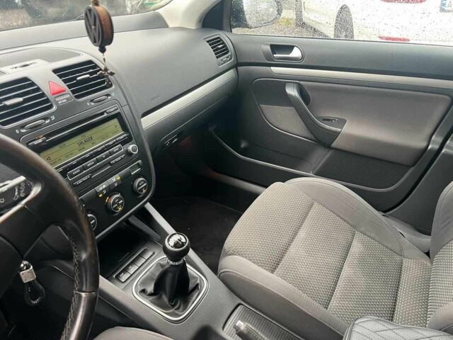 Черный Фольксваген Гольф, объемом двигателя 1.4 л и пробегом 202 тыс. км за 6500 $, фото 6 на Automoto.ua