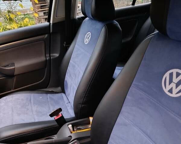 Черный Фольксваген Гольф, объемом двигателя 1.6 л и пробегом 217 тыс. км за 6400 $, фото 15 на Automoto.ua