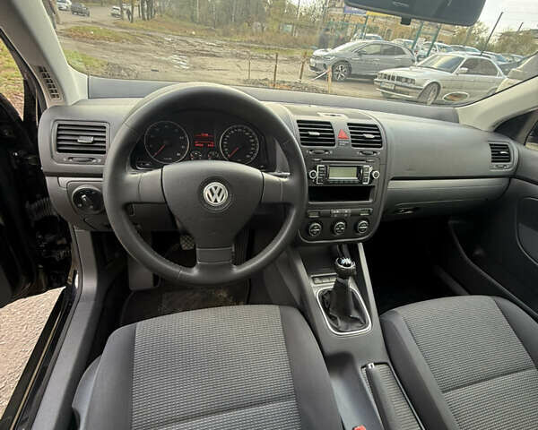 Чорний Фольксваген Гольф, об'ємом двигуна 1.6 л та пробігом 187 тис. км за 7200 $, фото 8 на Automoto.ua