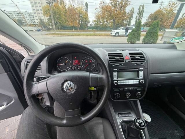 Черный Фольксваген Гольф, объемом двигателя 1.9 л и пробегом 319 тыс. км за 4433 $, фото 5 на Automoto.ua