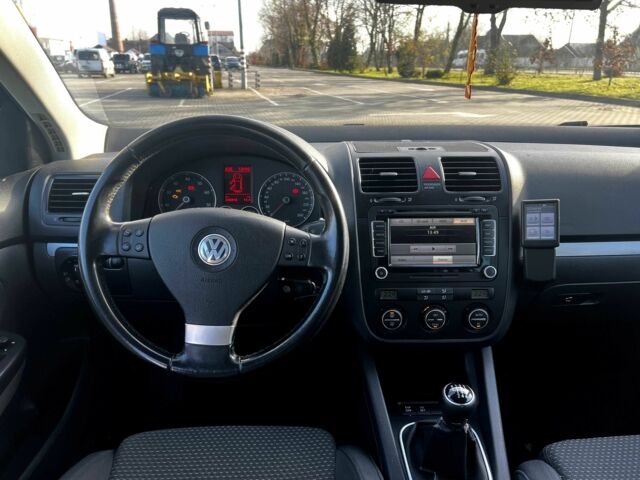 Черный Фольксваген Гольф, объемом двигателя 1.4 л и пробегом 248 тыс. км за 6500 $, фото 17 на Automoto.ua