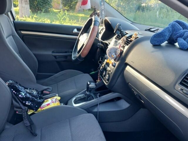 Черный Фольксваген Гольф, объемом двигателя 1.4 л и пробегом 211 тыс. км за 5970 $, фото 2 на Automoto.ua