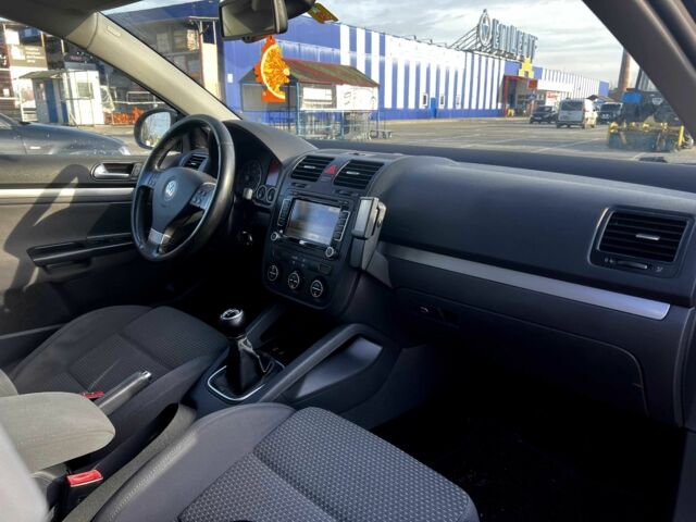 Черный Фольксваген Гольф, объемом двигателя 1.4 л и пробегом 248 тыс. км за 6500 $, фото 22 на Automoto.ua