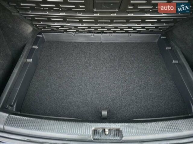 Чорний Фольксваген Гольф, об'ємом двигуна 1.6 л та пробігом 240 тис. км за 5800 $, фото 13 на Automoto.ua